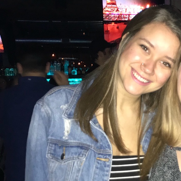 Meet your Posher, Abbie - Picture 1 of 1